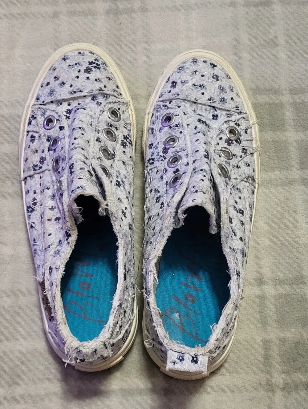 Casual Slip-On Floral Canvas Sneakers Light Blue Blowfish Malibu Size 6.5